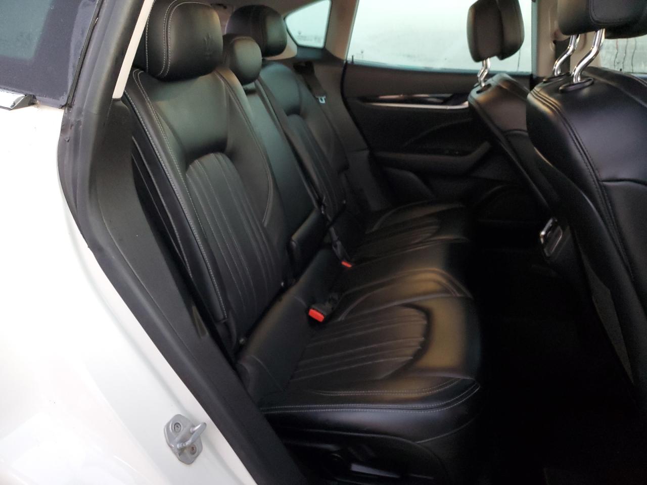2018 Maserati Levante VIN ZN661XUA2JX289425 Copart auction photo, water/flood damage thumbnail 11