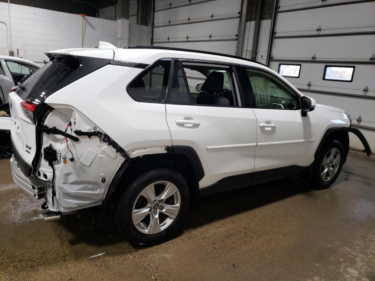 2019 Toyota RAV 4 VIN JTMP1RFV7KJ007611 Copart auction photo, front end / rear end damage thumbnail 3