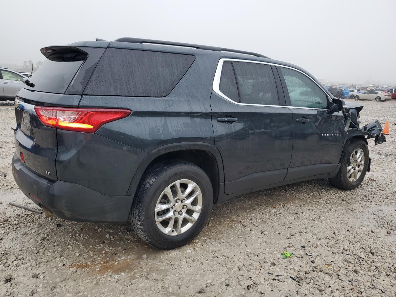 2019 Chevrolet Traverse VIN 1GNEVGKW5KJ305760 Copart auction photo, front end / side damage thumbnail 3