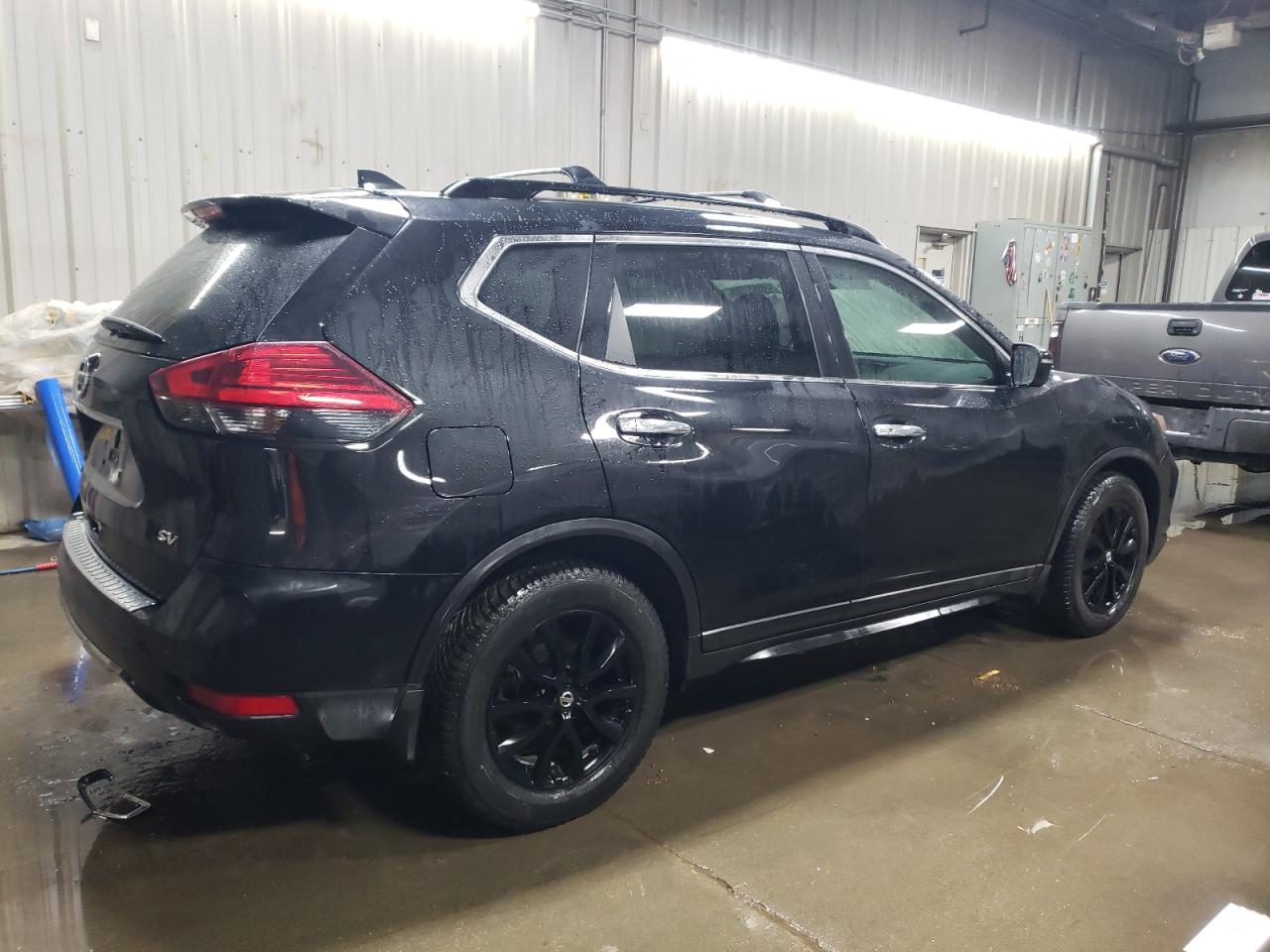 2017 Nissan Rogue VIN 5N1AT2MTXHC800824 Copart auction photo, front end damage thumbnail 3