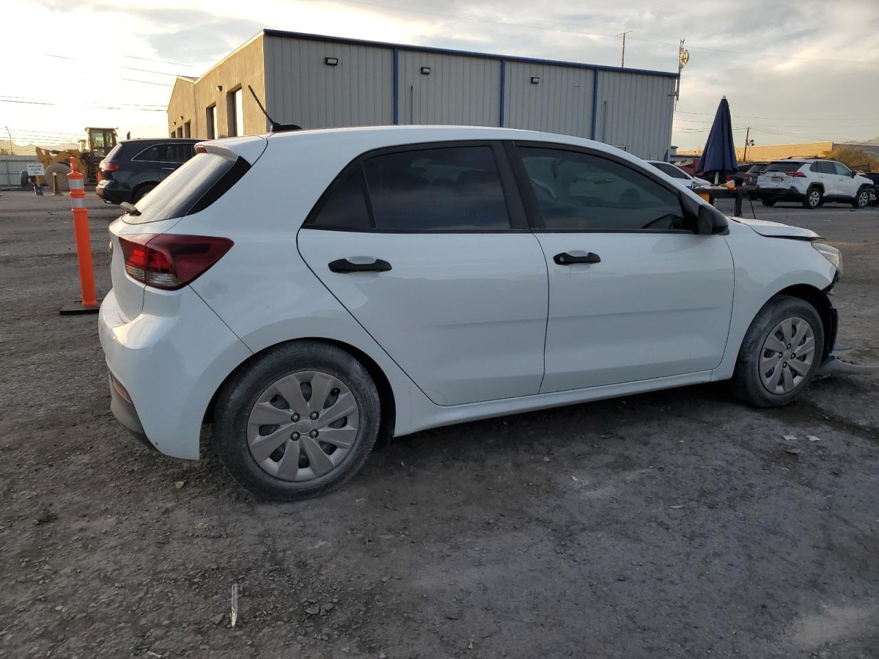 2018 KIA Rio VIN 3KPA25AB9JE090706 Copart auction photo, side / front end damage thumbnail 3