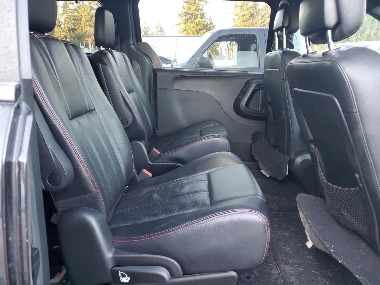 2015 Dodge Caravan VIN 2C4RDGEG6FR667812 Copart auction photo, rear end damage thumbnail 11
