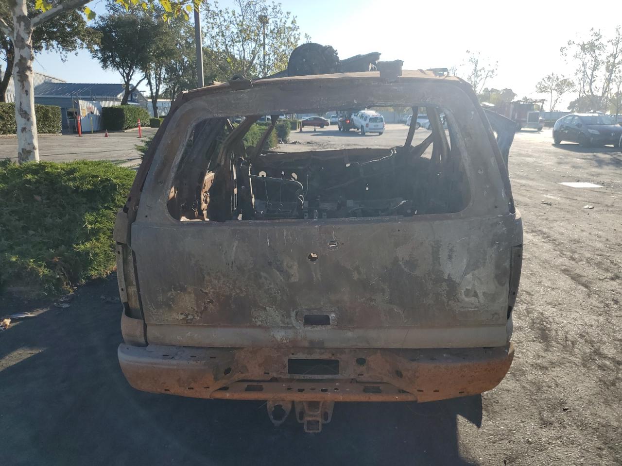 2016 Chevrolet Tahoe VIN 1GNSCCKC3GR157561 Copart auction photo, burn damage thumbnail 6