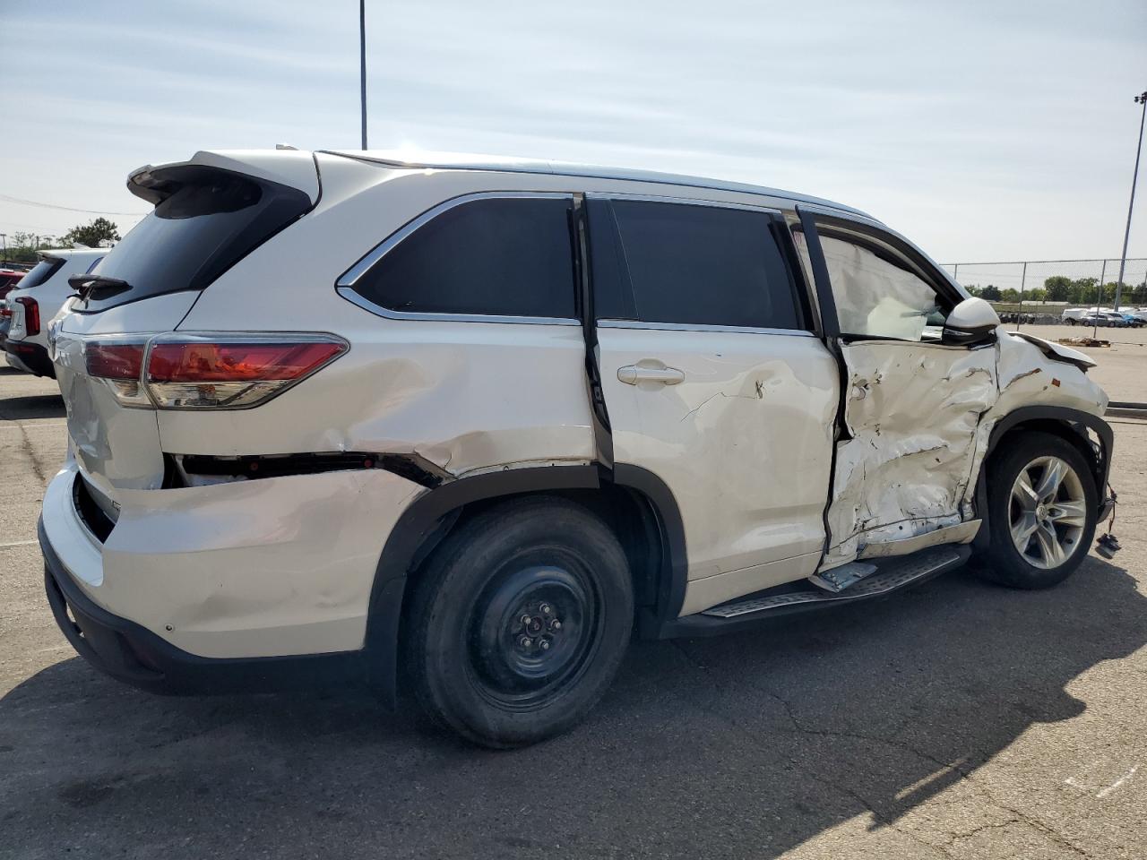 2014 Toyota Highlander VIN 5TDDKRFH7ES058253 Copart auction photo, all over / undercarriage damage thumbnail 3