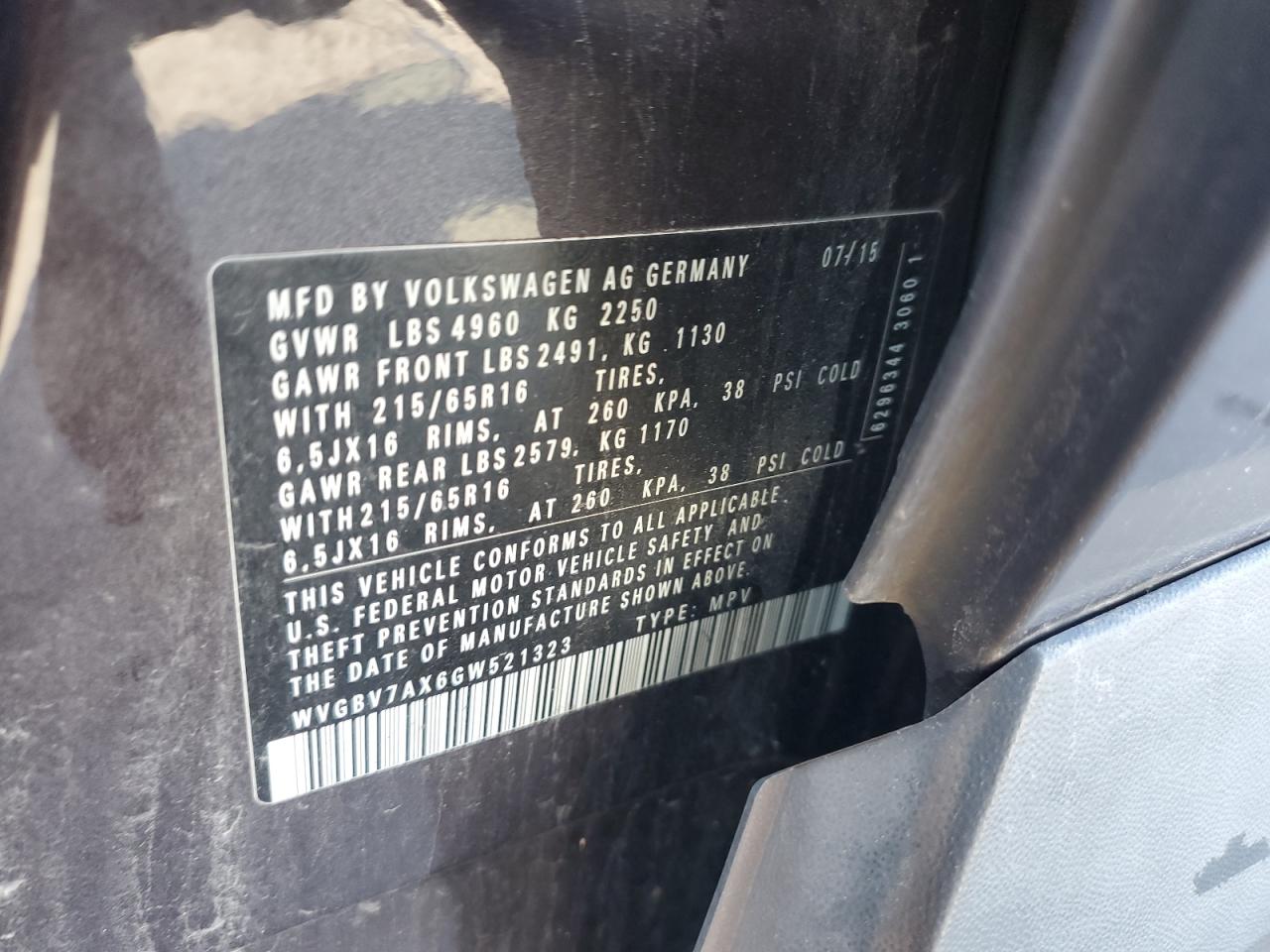 2016 Volkswagen Tiguan VIN WVGBV7AX6GW521323 Copart auction photo, side / front end damage thumbnail 16
