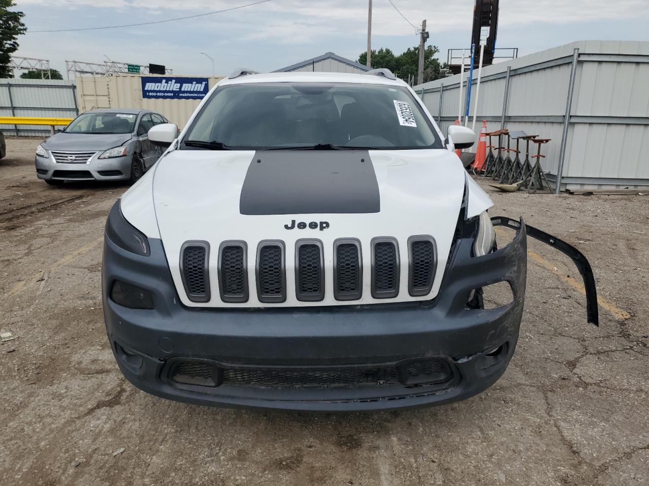 2015 Jeep Grand Cherokee VIN 1C4PJLCS8FW643034 Copart auction photo, front end / side damage thumbnail 5