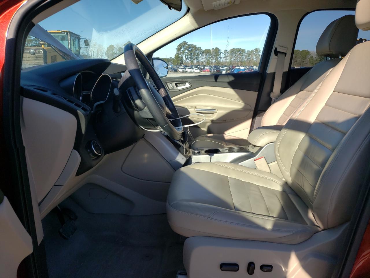 2016 Ford Escape VIN 1FMCU0GX0GUB87808 Copart auction photo, side / front end damage thumbnail 7