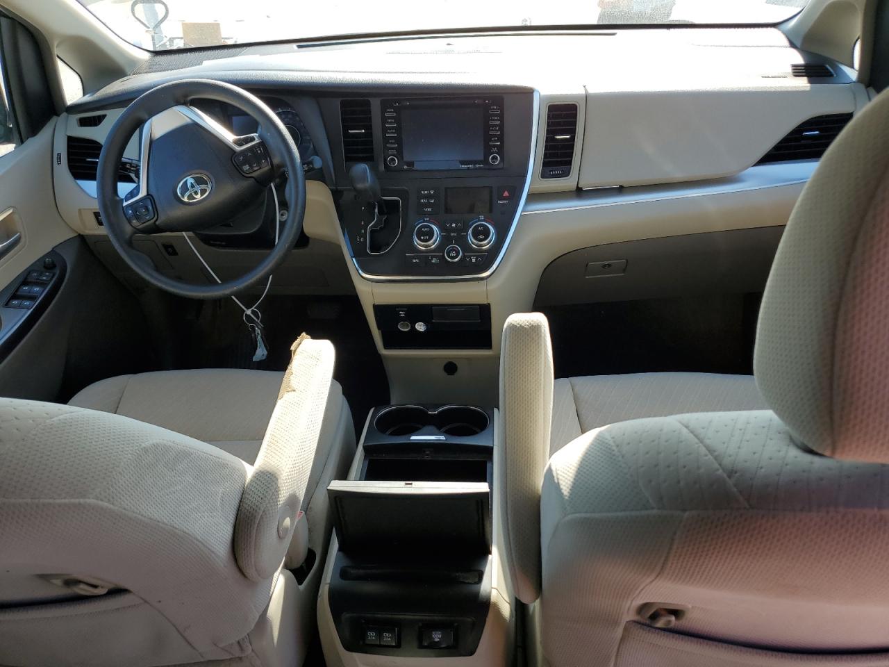 2018 Toyota Sienna VIN 5TDKZ3DC3JS961968 Copart auction photo, rear end damage thumbnail 8