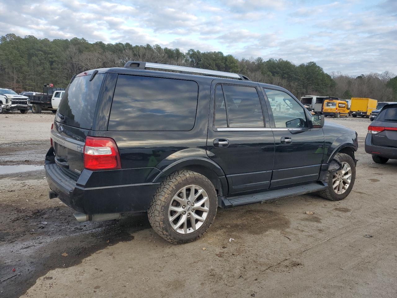 2017 Ford Expedition VIN 1FMJU2AT7HEA69968 Copart auction photo, front end damage thumbnail 3
