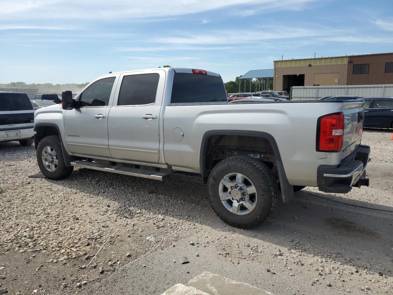 2018 GMC Sierra VIN 1GT12SEY8JF130728 Copart auction photo, front end / side damage thumbnail 2