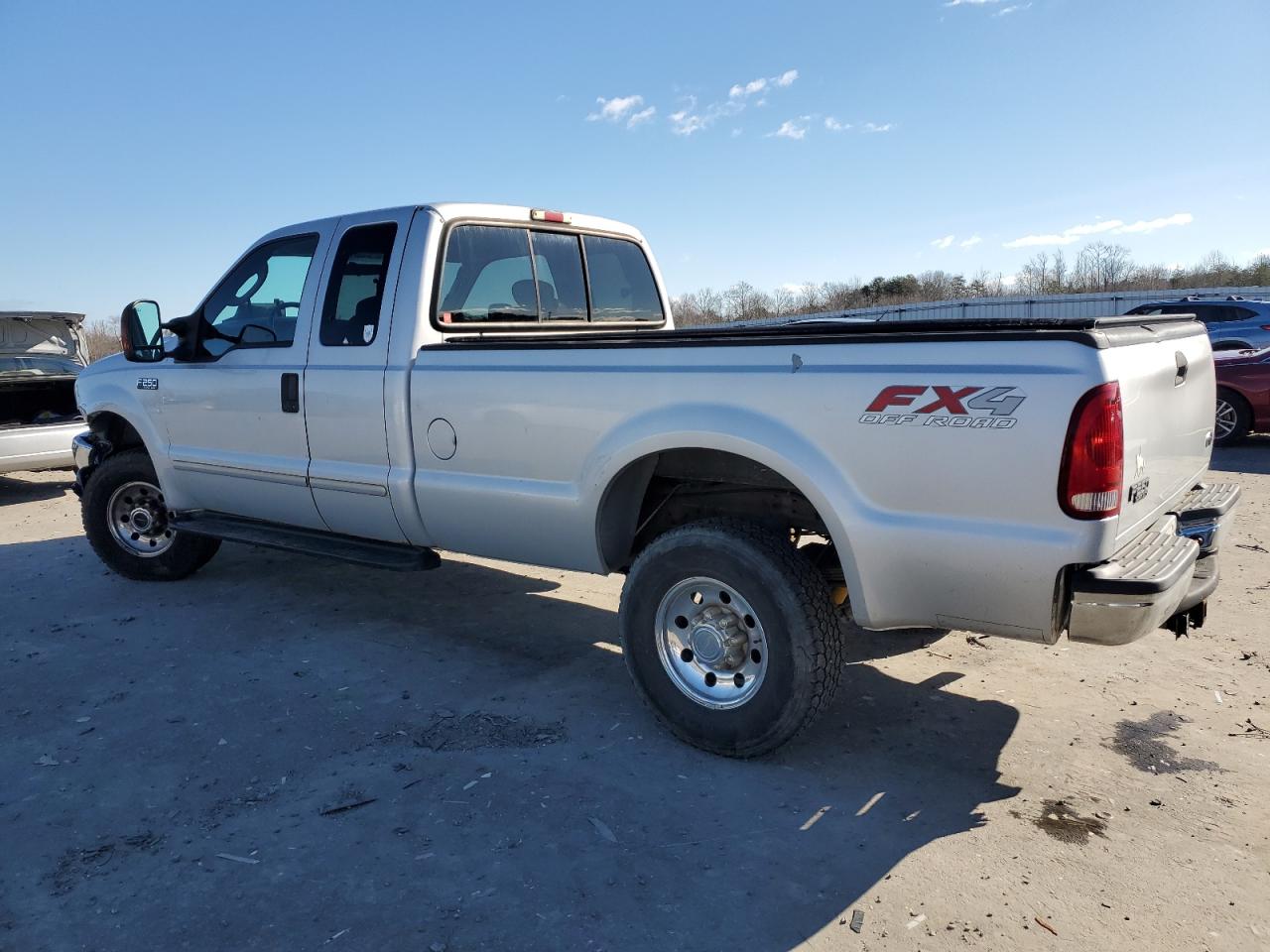 2003 Ford F250 VIN 1FTNX21L03EB97474 Copart auction photo, front end damage thumbnail 2