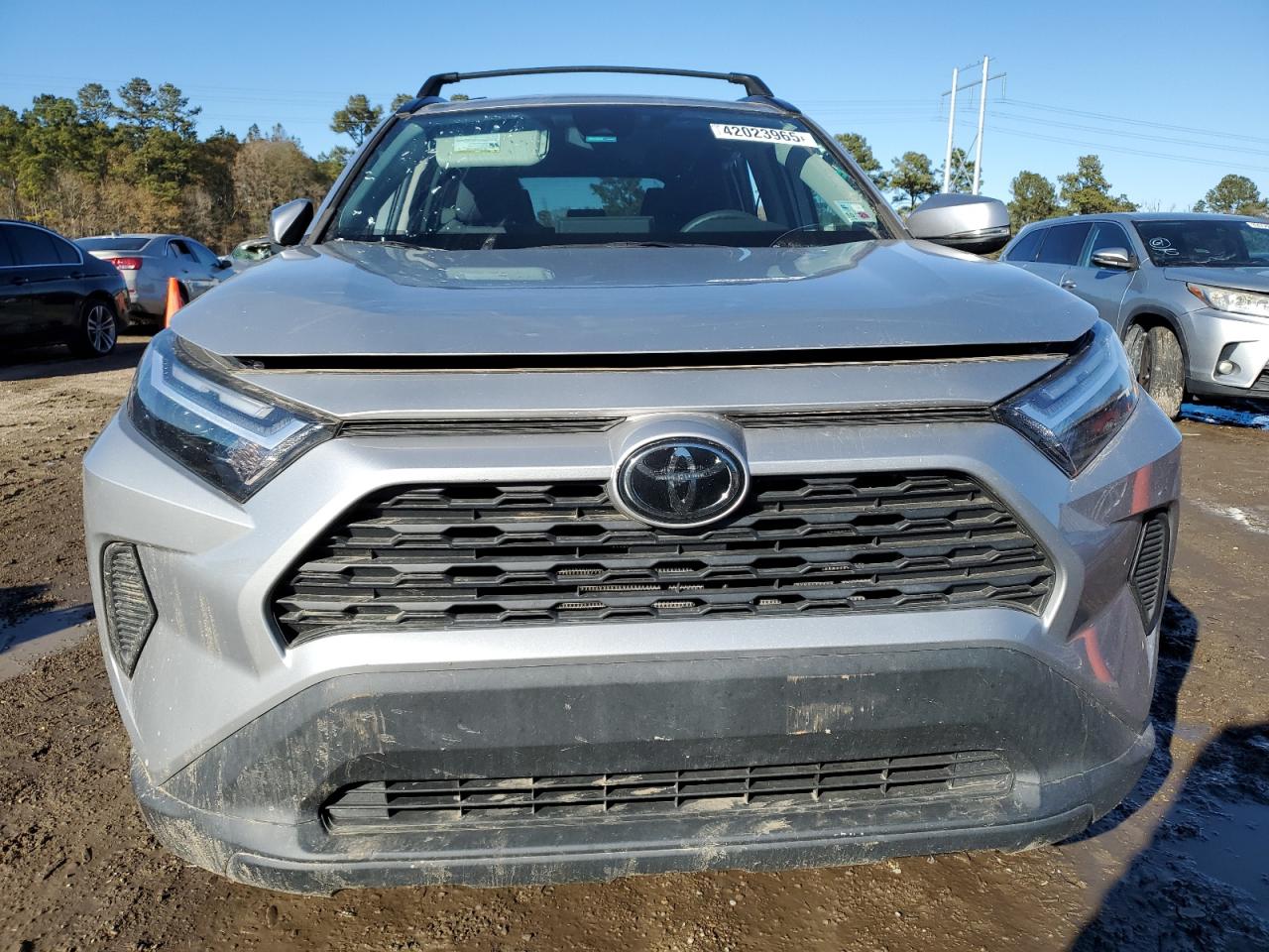 2022 Toyota RAV 4 VIN 2T3P1RFV0NW301504 Copart auction photo, side damage thumbnail 5