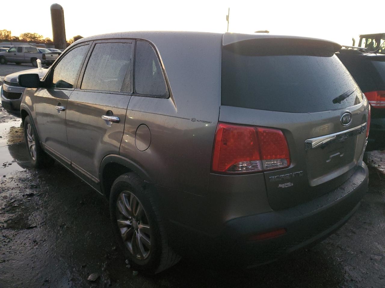 2011 KIA Sorento VIN 5XYKU4A22BG022275 Copart auction photo, front end damage thumbnail 2