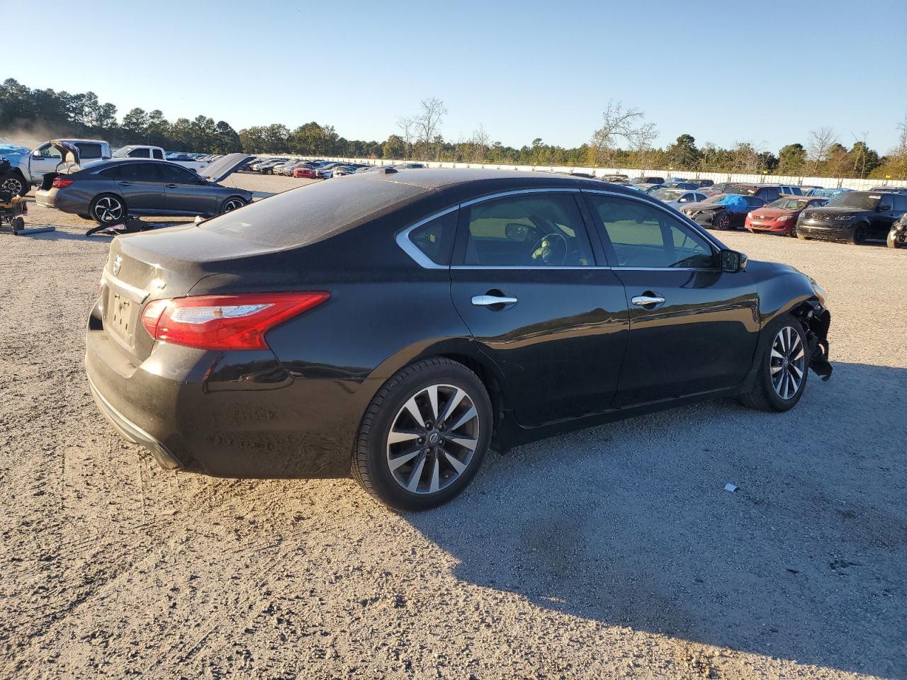 2017 Nissan Altima VIN 1N4AL3AP7HC111931 Copart auction photo, front end damage thumbnail 3
