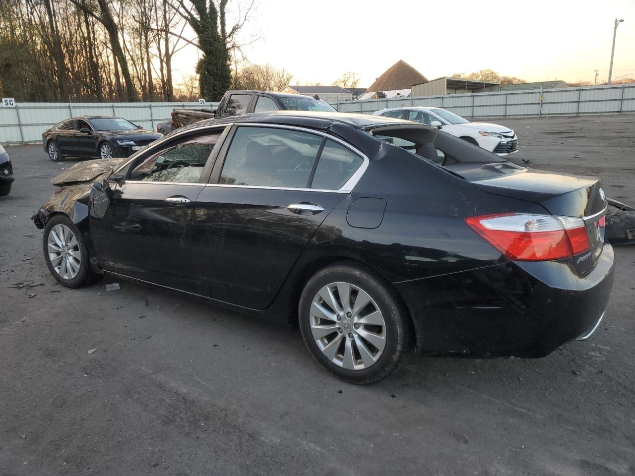 2015 Honda Accord VIN 1HGCR2F75FA268968 Copart auction photo, all over damage thumbnail 2