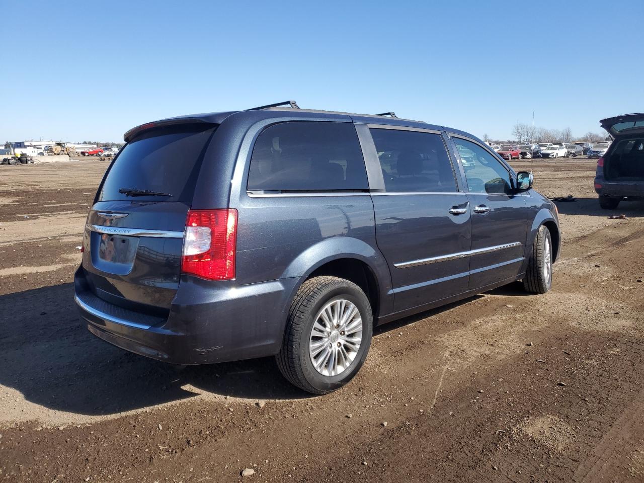 2013 Chrysler Town & Country VIN 2C4RC1CG4DR652743 Copart auction photo, front end / side damage thumbnail 3