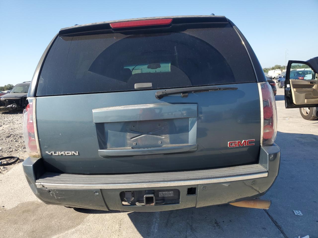 2007 GMC Yukon VIN 1GKFK63897J245381 Copart auction photo, water/flood damage thumbnail 6