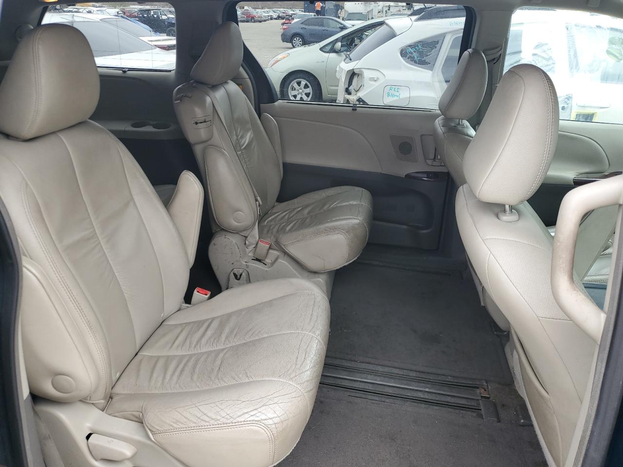 2011 Toyota Sienna VIN 5TDYK3DC9BS126733 Copart auction photo, front end damage thumbnail 11