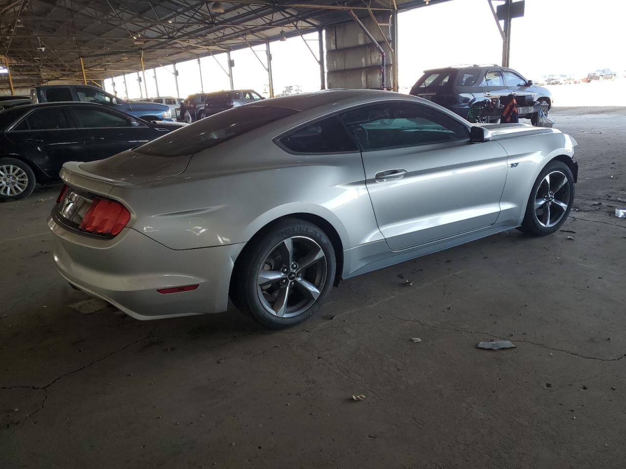 2015 Ford Mustang VIN 1FA6P8AM9F5332963 Copart auction photo, front end / minor dent/scratches damage thumbnail 3