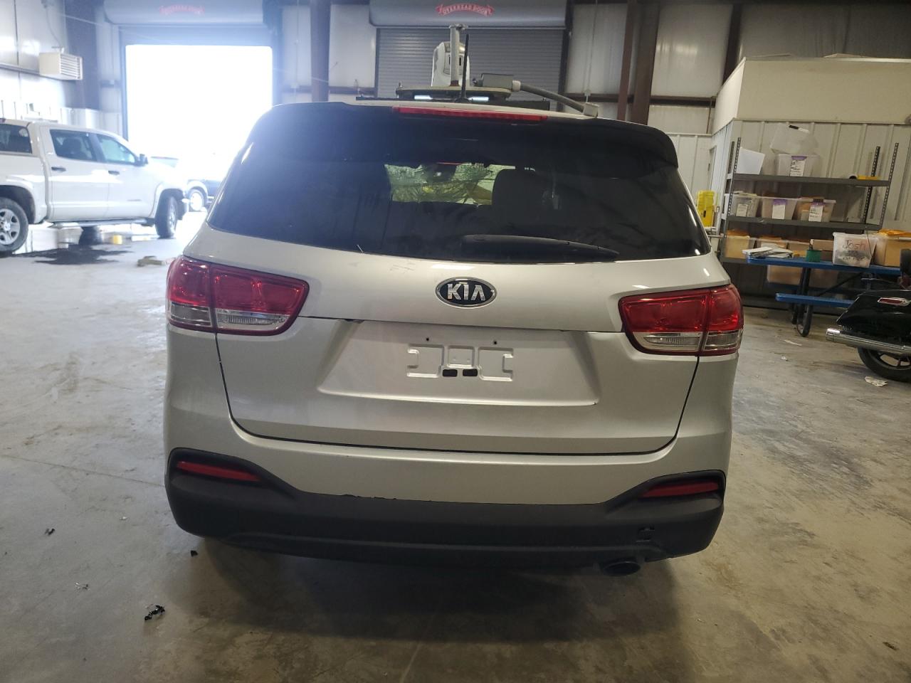 2017 KIA Sorento VIN 5XYPG4A38HG258993 Copart auction photo, front end / minor dent/scratches damage thumbnail 6