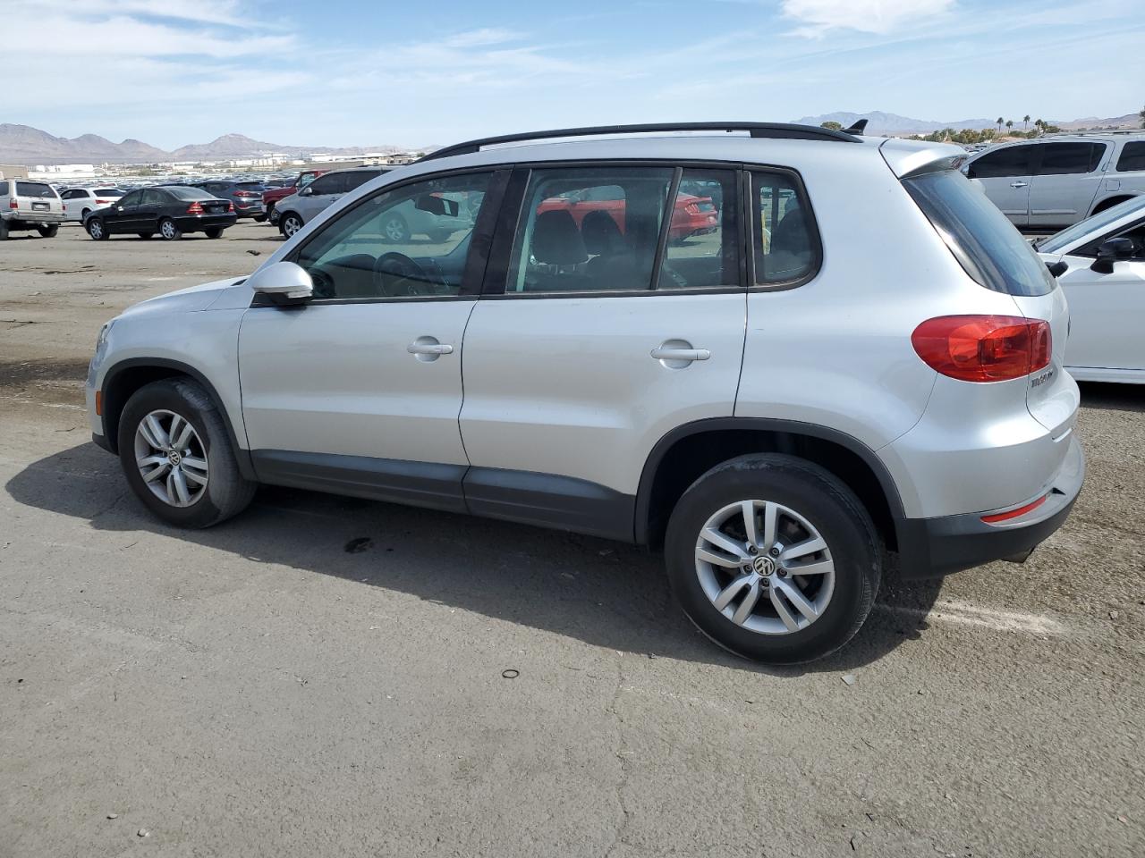2017 Volkswagen Tiguan VIN WVGAV7AX1HK026998 Copart auction photo, all over damage thumbnail 2