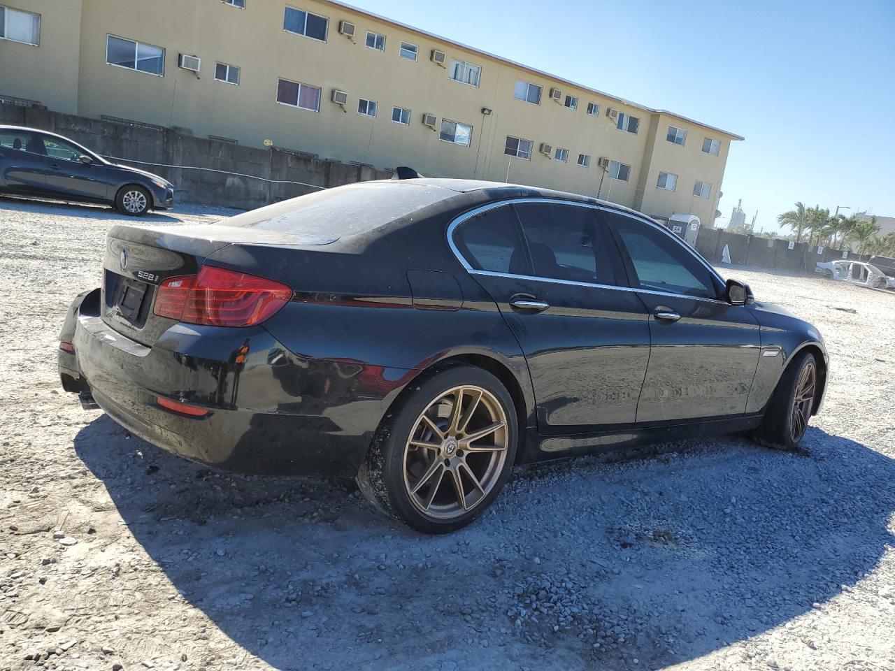 2014 BMW 5er VIN WBA5A5C58ED510777 Copart auction photo, side / rear end damage thumbnail 3
