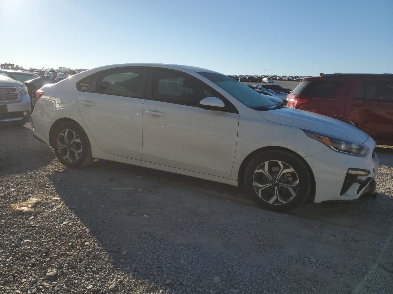 2020 KIA Forte VIN 3KPF24AD5LE245918 Copart auction photo, front end / top/roof damage thumbnail 4