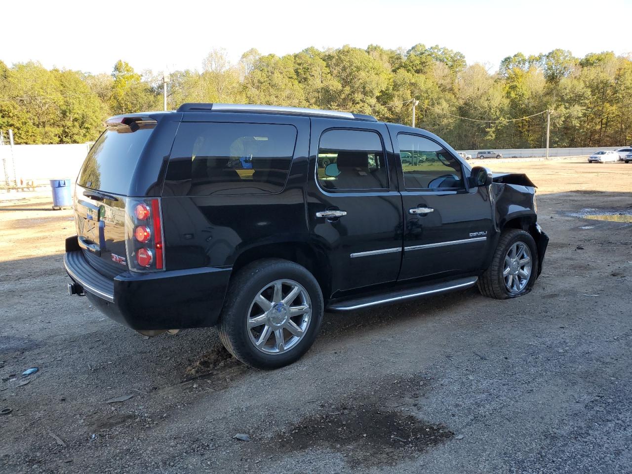 2013 GMC Yukon VIN 1GKS2EEF8DR200093 Copart auction photo, front end damage thumbnail 3