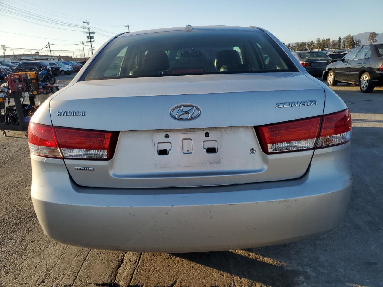 2008 Hyundai Sonata VIN 5NPEU46C98H305983 Copart auction photo, all over damage thumbnail 6