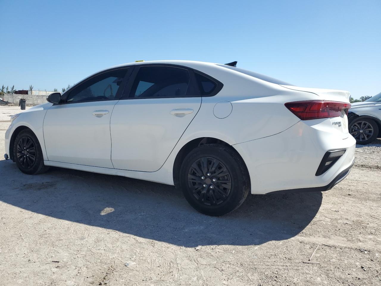 2020 KIA Forte VIN 3KPF24AD9LE160080 Copart auction photo, front end / side damage thumbnail 2