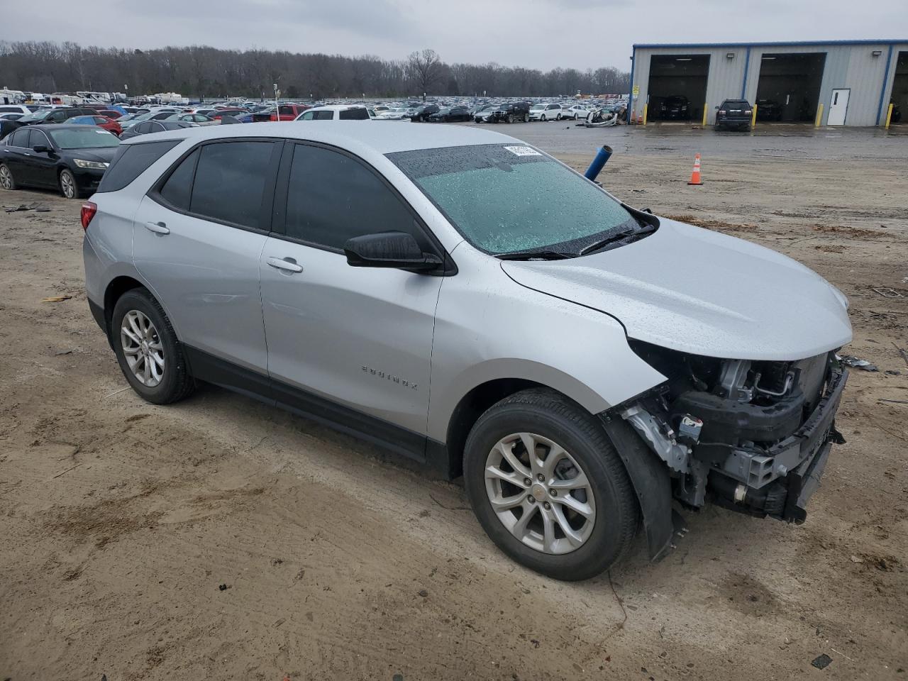 2020 Chevrolet Equinox VIN 2GNAXHEV2L6108920 Copart auction photo, front end / rear end damage thumbnail 4