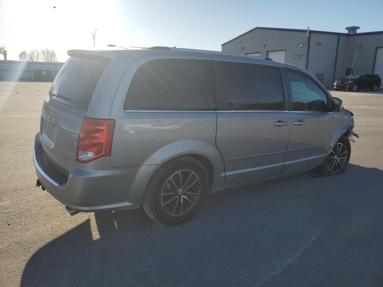 2017 Dodge Caravan VIN 2C4RDGCG0HR664264 Copart auction photo, front end damage thumbnail 3
