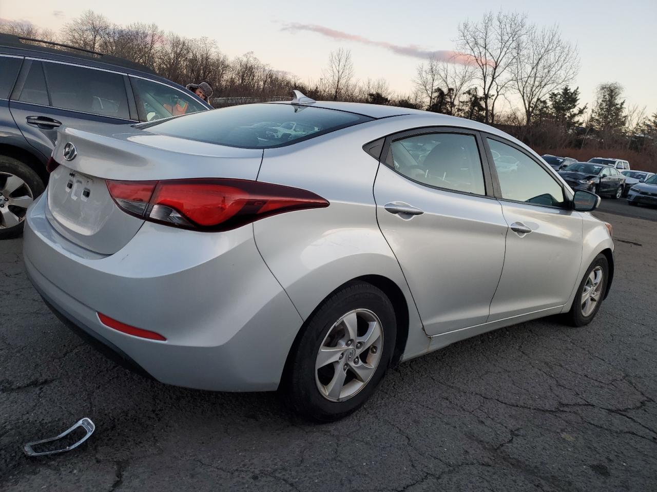 2015 Hyundai Elantra VIN 5NPDH4AE9FH633216 Copart auction photo, minor dent/scratches damage thumbnail 3