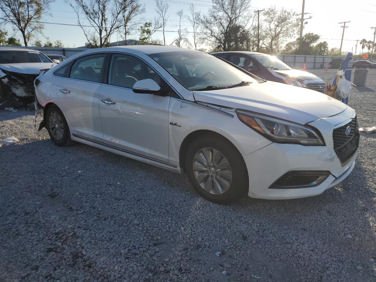 2016 Hyundai Sonata VIN KMHE24L13GA038009 Copart auction photo, rear end damage thumbnail 4