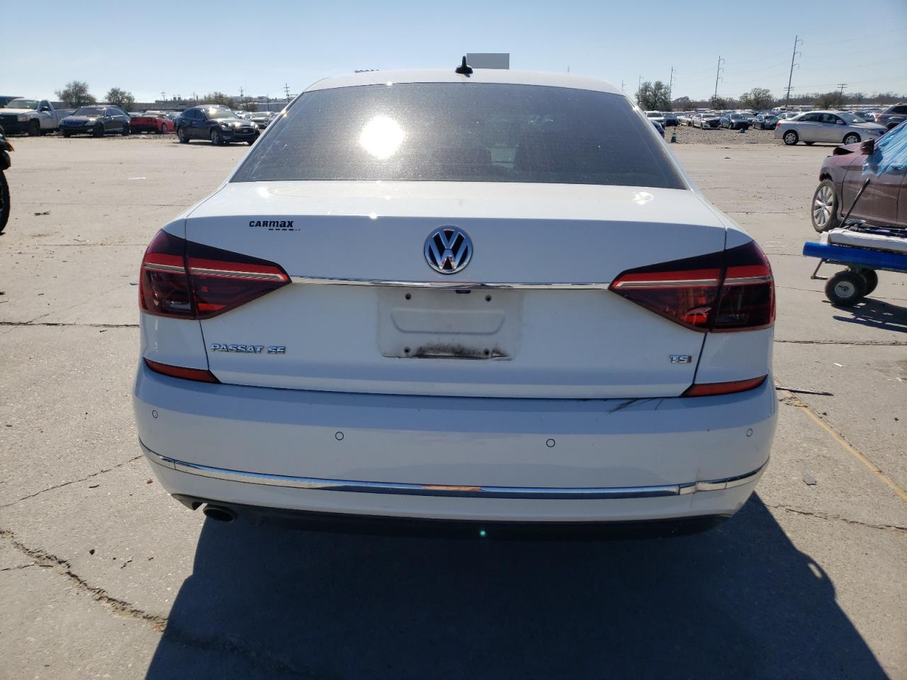 2018 Volkswagen Passat VIN 1VWBA7A37JC014692 Copart auction photo, front end damage thumbnail 6