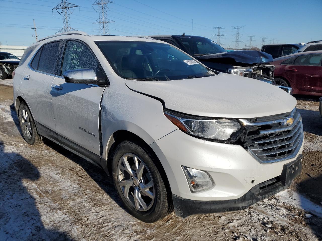 2020 Chevrolet Equinox VIN 3GNAXXEVXLS564935 Copart auction photo, front end / minor dent/scratches damage thumbnail 4