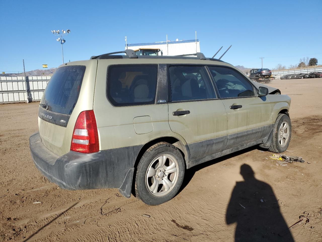 2004 Subaru Forester VIN JF1SG63604H734836 Copart auction photo, front end / side damage thumbnail 3