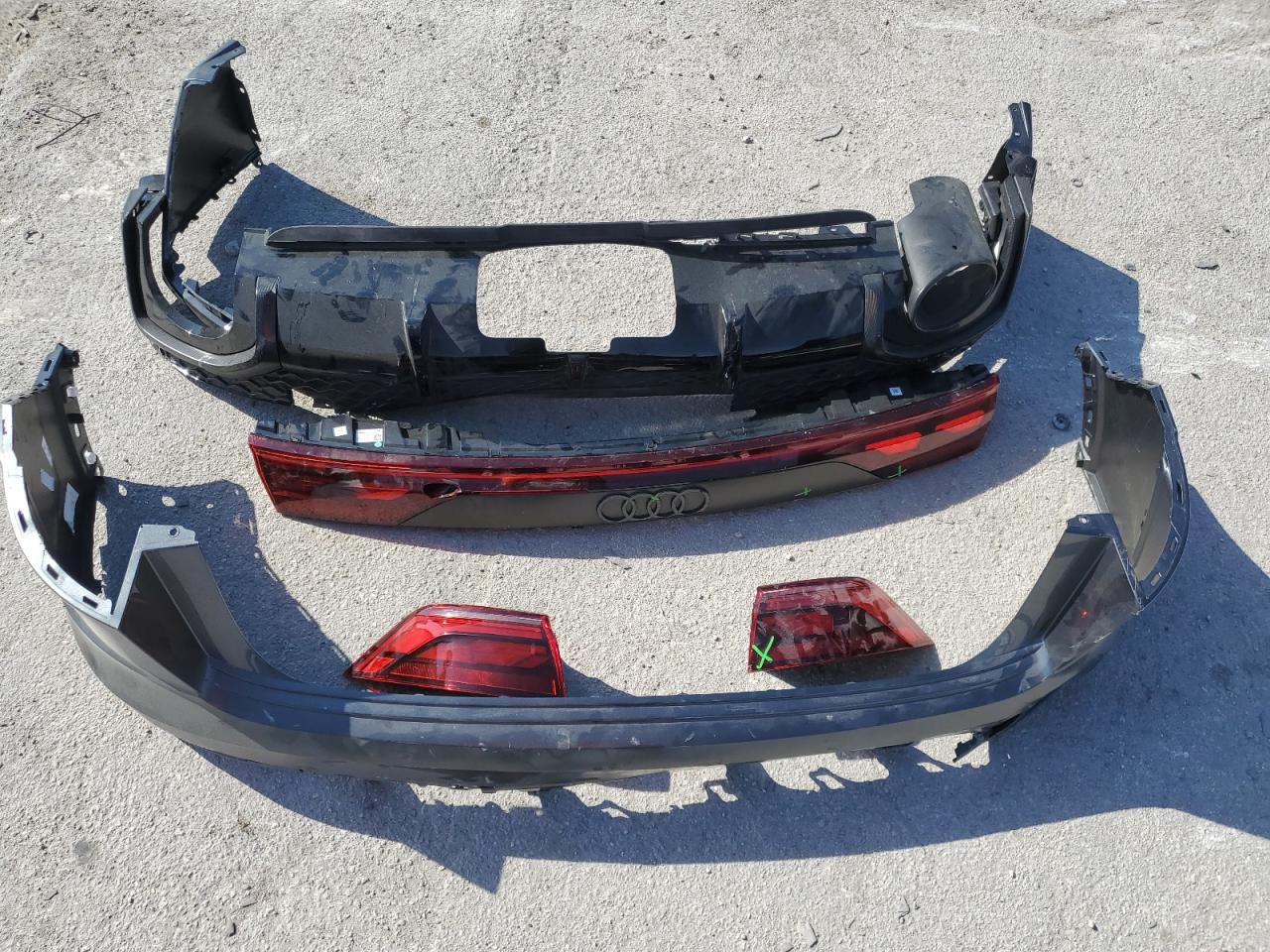 2020 Toyota Corolla VIN 5YFEPRAE4LP144872 Copart auction photo, front end / minor dent/scratches damage thumbnail 14