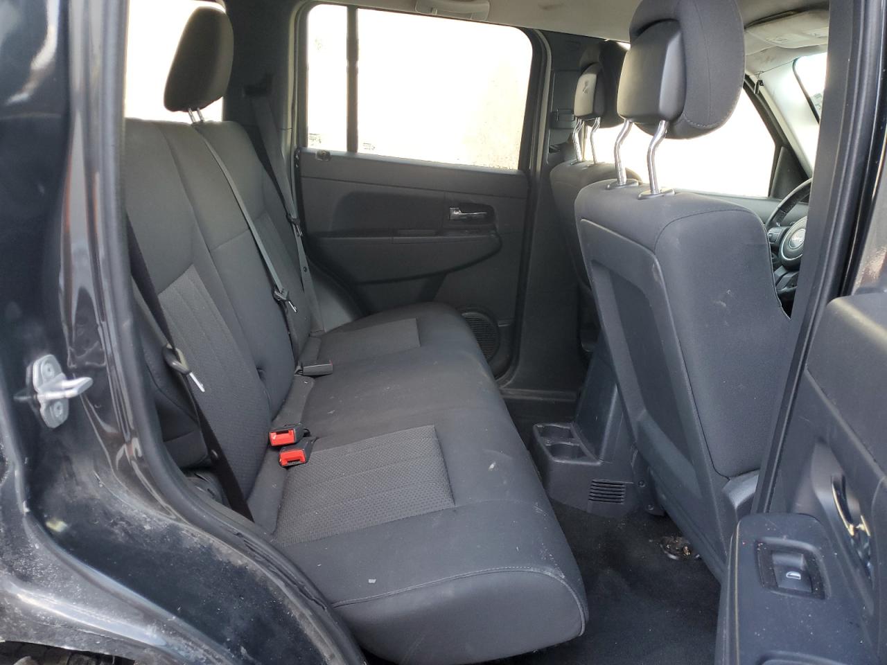 2011 Jeep Liberty (North America) VIN 1J4PN2GK2BW504675 Copart auction photo, all over damage thumbnail 11