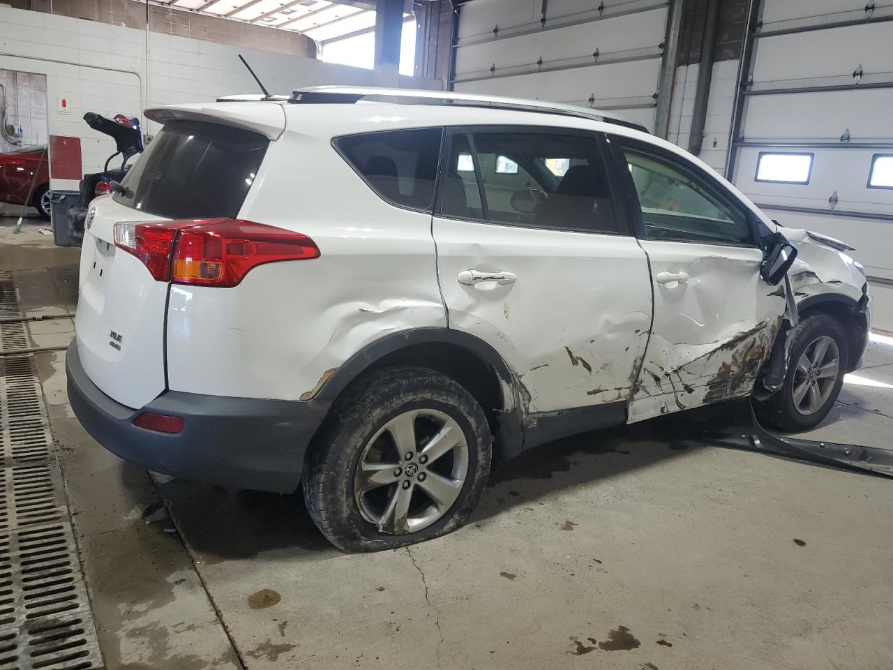 2015 Toyota RAV 4 VIN JTMRFREV6FJ031951 Copart auction photo, all over damage thumbnail 3