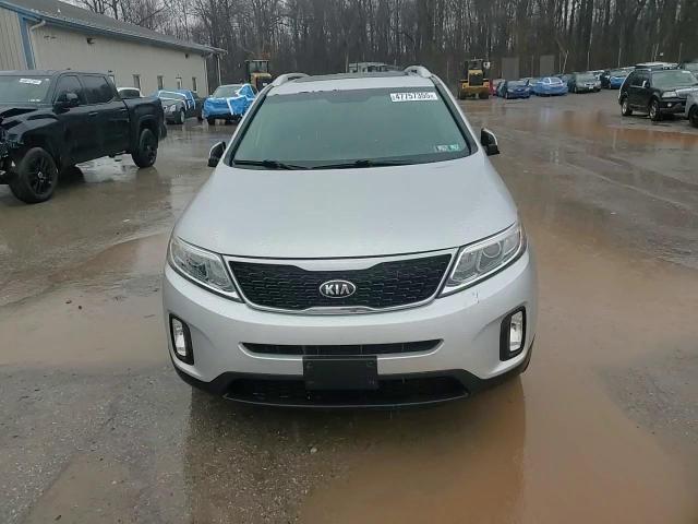 2015 KIA Sorento VIN 5XYKTCA66FG633321 Copart auction photo, vandalism / side damage thumbnail 14