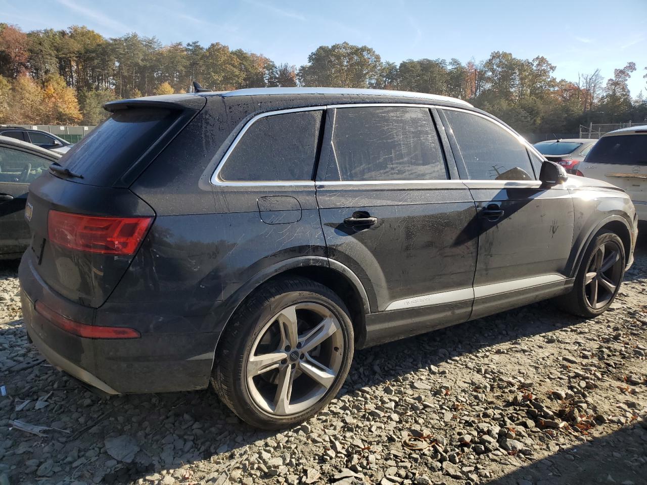 2019 Audi Q7 VIN WA1VAAF76KD010356 Copart auction photo, front end / rear end damage thumbnail 3