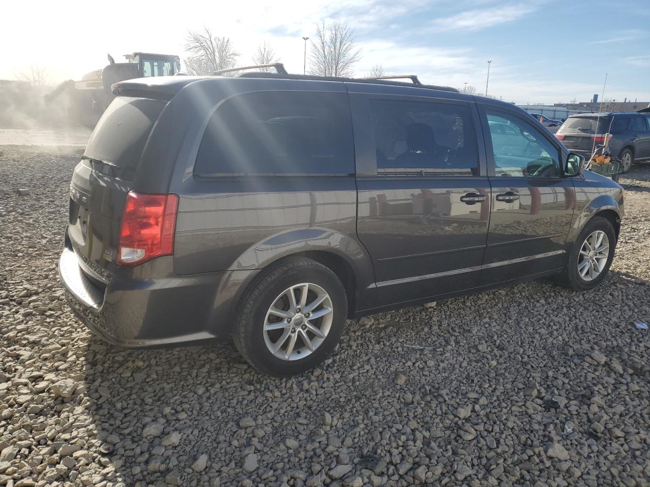2016 Dodge Caravan VIN 2C4RDGCG0GR139154 Copart auction photo, front end damage thumbnail 3