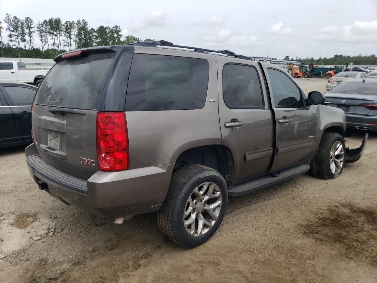 2012 GMC Yukon VIN 1GKS2CE05CR203807 Copart auction photo, front end / side damage thumbnail 3