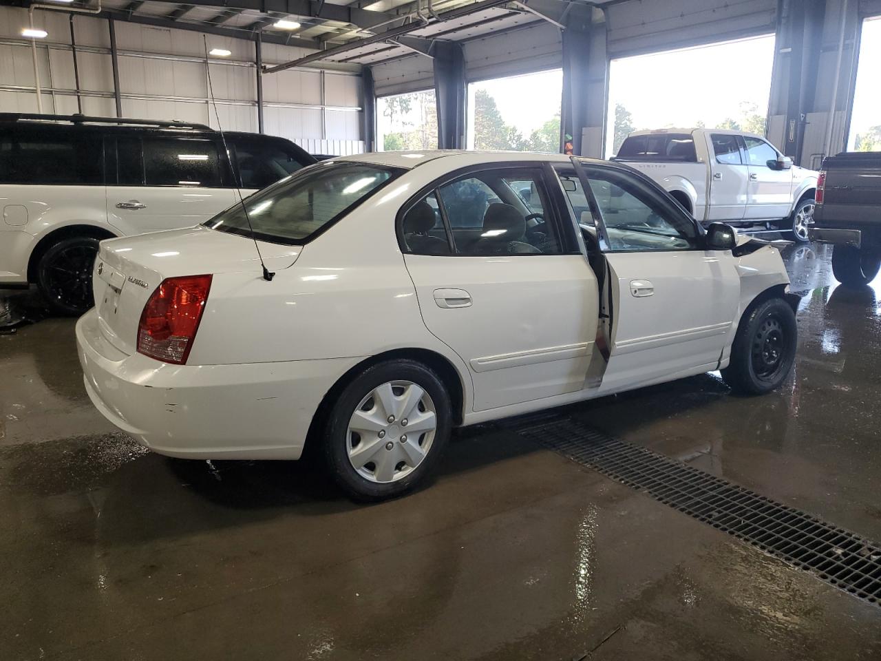 2005 Hyundai Elantra VIN KMHDN46D15U048042 Copart auction photo, front end / side damage thumbnail 3