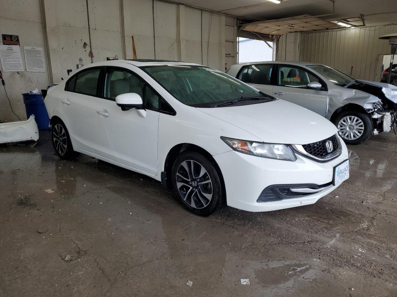 2015 Honda Civic VIN 19XFB2F8XFE104086 Copart auction photo, rear end / minor dent/scratches damage thumbnail 4
