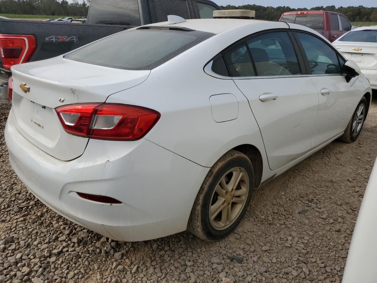2018 Chevrolet Cruze VIN 1G1BE5SM2J7231233 Copart auction photo, minor dent/scratches damage thumbnail 3