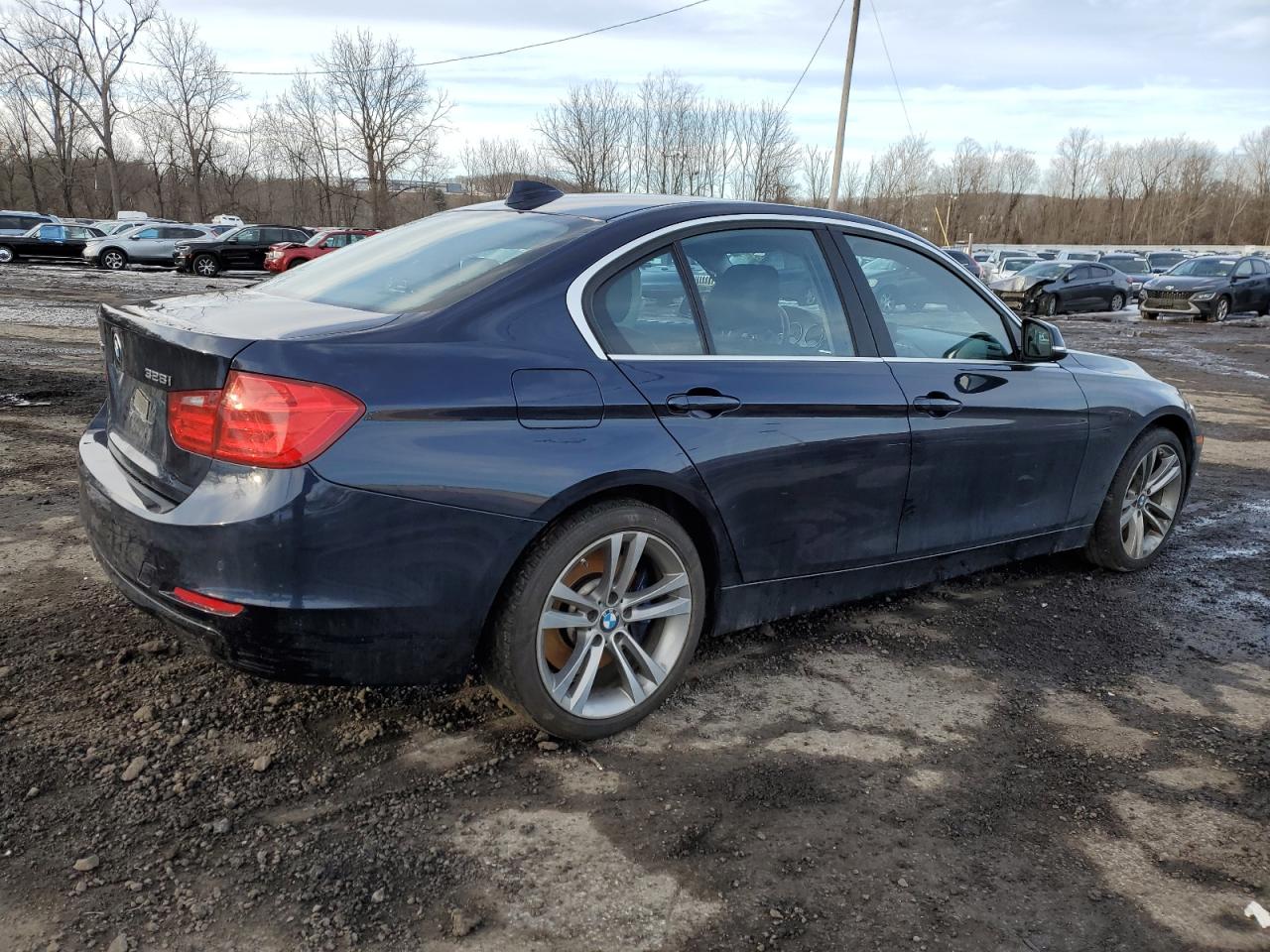 2015 BMW 3er VIN WBA3B3C50FJ983701 Copart auction photo, front end / side damage thumbnail 3