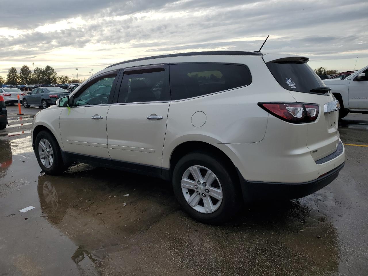 2013 Chevrolet Traverse VIN 1GNKVJKD9DJ105529 Copart auction photo, front end damage thumbnail 2