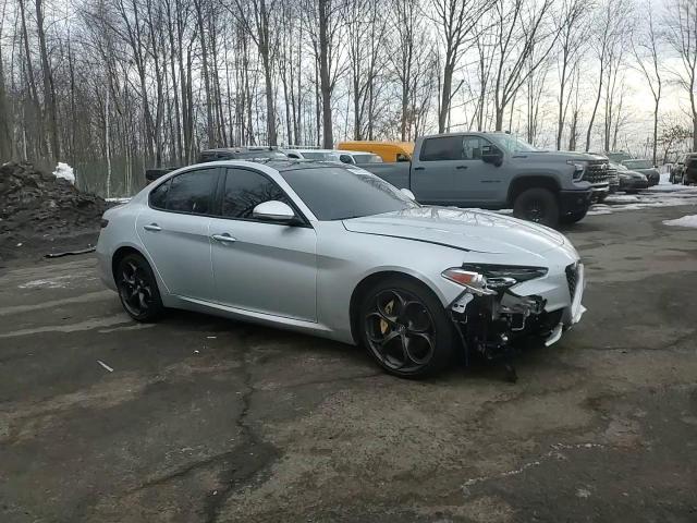 2020 Alfa Romeo Giulia VIN ZARFANBN4L7625998 Copart auction photo, front end / minor dent/scratches damage thumbnail 10